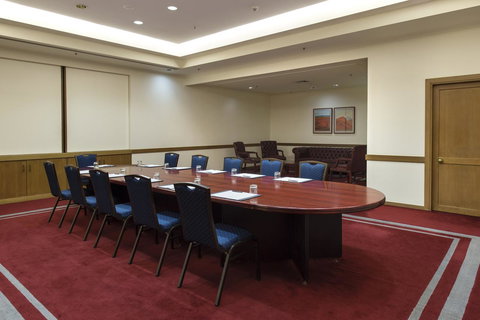 Hilton Darwin - Accommodation Burleigh 40