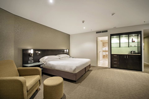 Hilton Darwin - Accommodation Burleigh 34