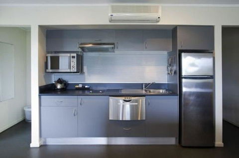 Corrigans Cove - Accommodation Burleigh 8
