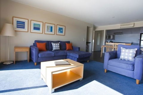 Corrigans Cove - Accommodation Burleigh 10
