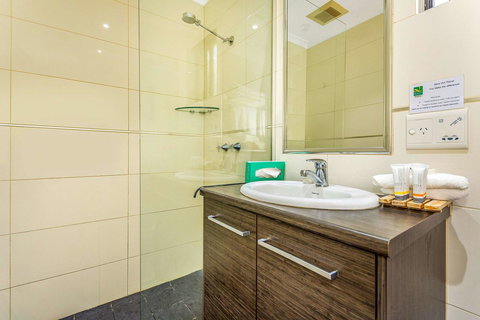 Quality Hotel Darwin Airport - Accommodation Burleigh 2