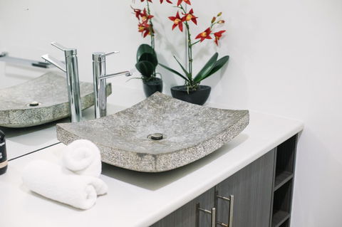 CitySide Apartment - 2 Bedroom With Private Courtyard - Accommodation Burleigh 19