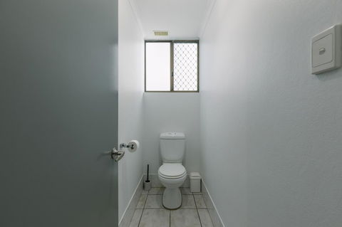 CitySide Apartment - 2 Bedroom With Private Courtyard - Accommodation Burleigh 20