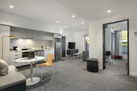 Quest Canberra City Walk - Accommodation Burleigh 5