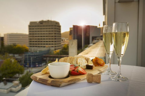 Novotel Canberra - Accommodation Burleigh 38