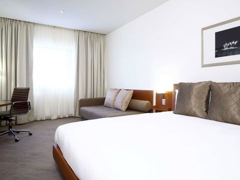 Novotel Canberra - Accommodation Burleigh 0