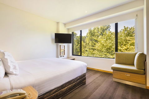 Crowne Plaza Canberra, An IHG Hotel - Accommodation Burleigh 30