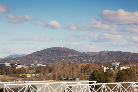 Crowne Plaza Canberra, An IHG Hotel - Accommodation Burleigh 16