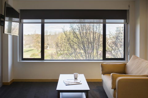 Crowne Plaza Canberra, An IHG Hotel - Accommodation Burleigh 29