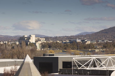 Crowne Plaza Canberra, An IHG Hotel - Accommodation Burleigh 17