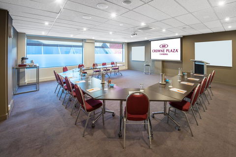 Crowne Plaza Canberra, An IHG Hotel - Accommodation Burleigh 8