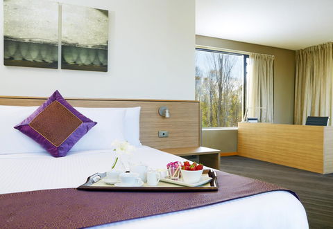 Crowne Plaza Canberra, An IHG Hotel - Accommodation Burleigh 44