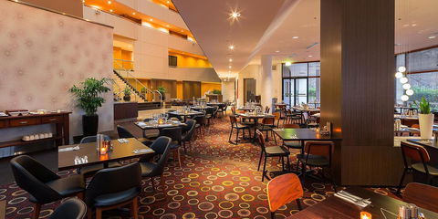 Crowne Plaza Canberra, An IHG Hotel - Accommodation Burleigh 4