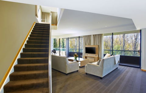 Crowne Plaza Canberra, An IHG Hotel - Accommodation Burleigh 10