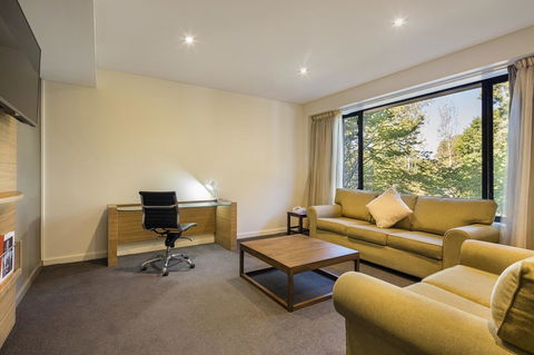 Crowne Plaza Canberra, An IHG Hotel - Accommodation Burleigh 37