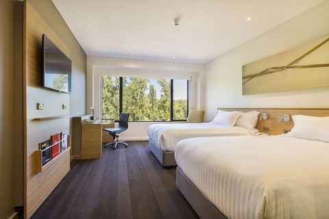 Crowne Plaza Canberra, An IHG Hotel - Accommodation Burleigh 32