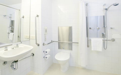 Crowne Plaza Canberra, An IHG Hotel - Accommodation Burleigh 24