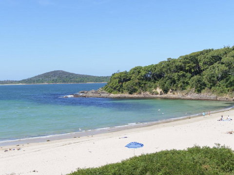 Bombora @ Fingal Bay - Accommodation Burleigh 2