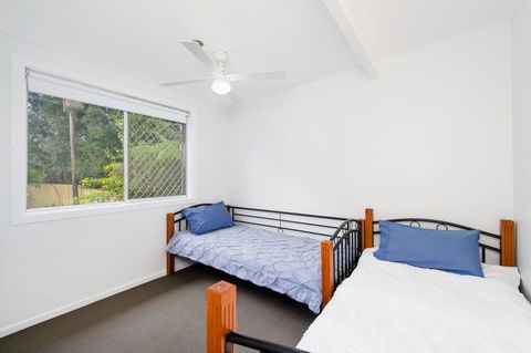 BONNY BEACH HOUSE - Holiday Accomodation With Pool - Accommodation Burleigh 3