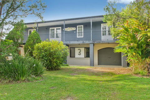 BONNY BEACH HOUSE - Holiday Accomodation With Pool - Accommodation Burleigh 0