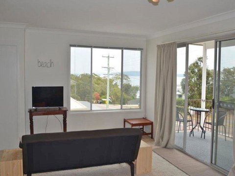 Boomerang On The Bay' 107 Government Road - Boat Parking, Air Conditioning And Water Views - Accommodation Burleigh 3