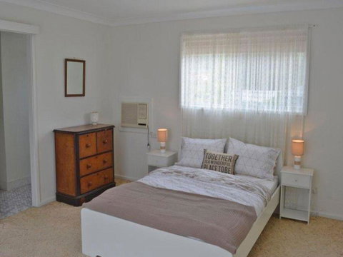 Boomerang On The Bay' 107 Government Road - Boat Parking, Air Conditioning And Water Views - Accommodation Burleigh 2