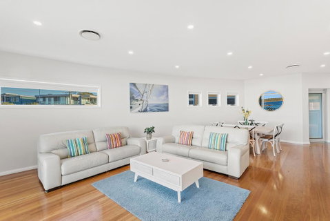 Boulder Bay Rd 2/2 - Fingal Bay - Accommodation Burleigh 2