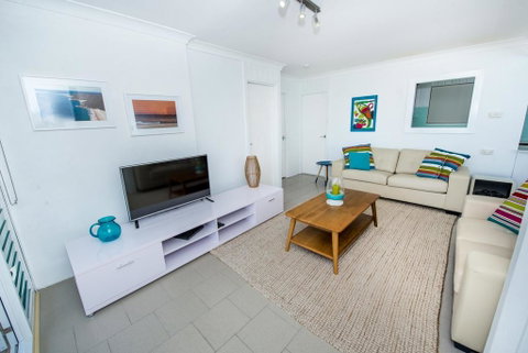 Boulder Bay Rd, Unit 1/19 - Accommodation Burleigh 1