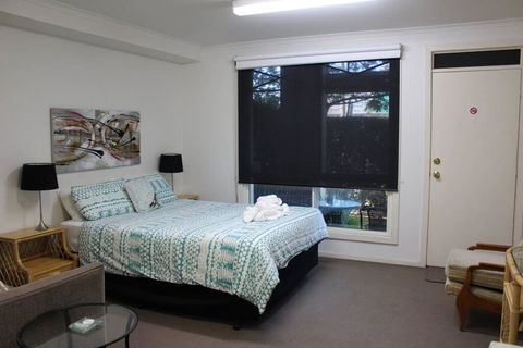 Box Hill Studio 3 At Canterbury Gardens - Accommodation Burleigh 0