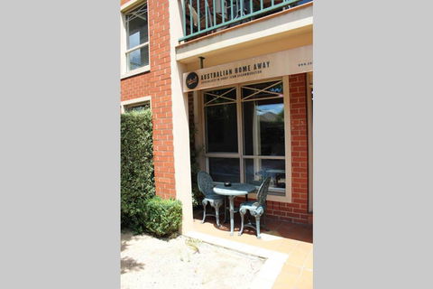 Box Hill Studio 3 At Canterbury Gardens - Accommodation Burleigh 3