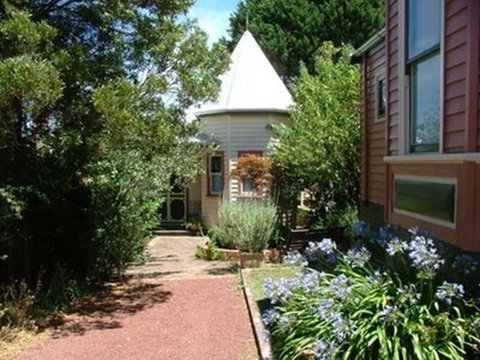 Braeside Garden Cottages - Accommodation Burleigh 0