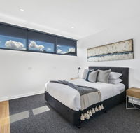 Brand new beachside studio apartment - Accommodation Burleigh