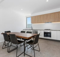 BRAND NEW OCEAN AVENUE TOWNHOUSE - Accommodation Burleigh