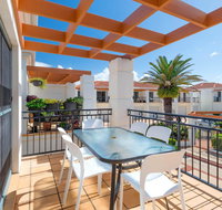 Breakers Block 3 - Unit 2 - Pool in complex - across the road from the beach - Accommodation Burleigh