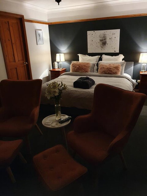 Brick Creek House - Accommodation Burleigh 1