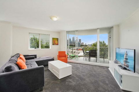 Bridge And Sails - Views Of The Bridge And Opera House From This Executive 2BR Apartment In Darlinghurst - Accommodation Burleigh 0
