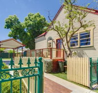 Bright 3-bedroom apartment - Central Armidale - Accommodation Burleigh