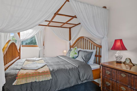 Brightwater Bed And Breakfast - Accommodation Burleigh 1