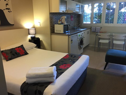 Brisbane Street Studios - Accommodation Burleigh 3