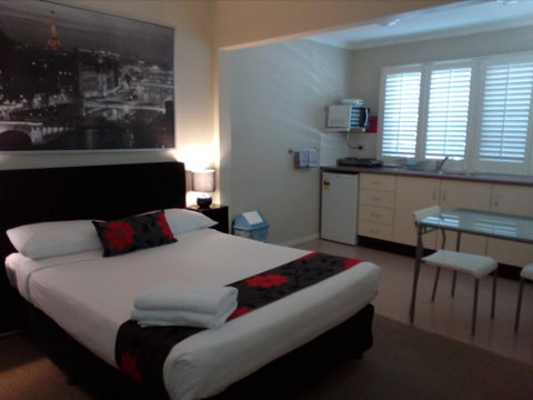 Brisbane Street Studios - Accommodation Burleigh 1