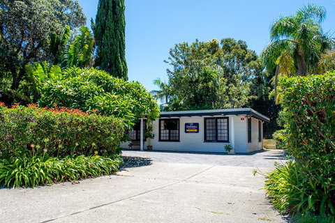 Budget Peninsula Palms Nelson Bay - Accommodation Burleigh 0