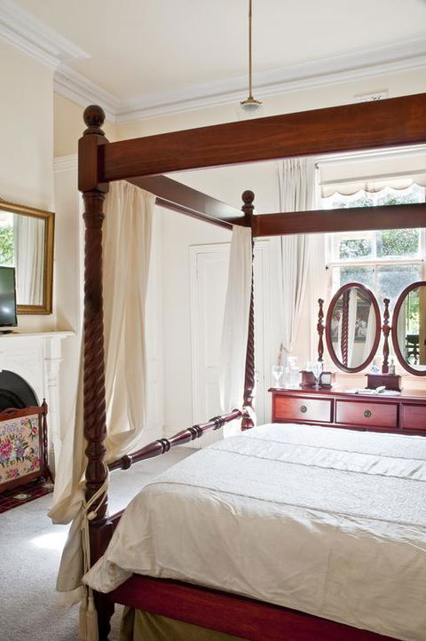 Burnbank - Accommodation Burleigh 3