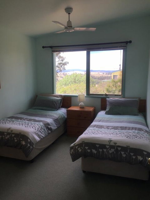 Burnt Creek Cottages - Accommodation Burleigh 3