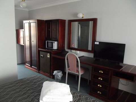 Bushman's Motor Inn - Accommodation Burleigh 3