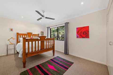 CALOUNDRA Stay - Accommodation Burleigh 0