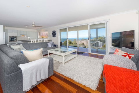 Canomii Close 24 - Nelson Bay - Accommodation Burleigh 1