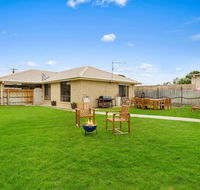 CAPEL Family Home large yard close to beach - Accommodation Burleigh