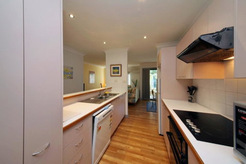 Carindale, Unit 24, 19 - 23 Dowling Street - Accommodation Burleigh 3