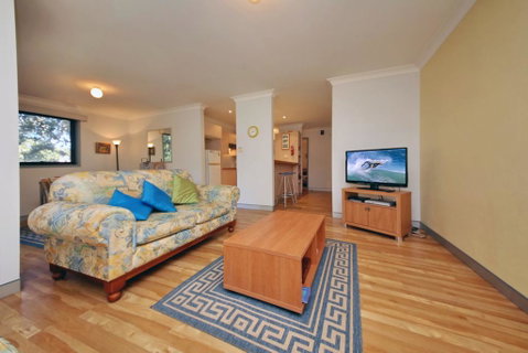 Carindale, Unit 24, 19 - 23 Dowling Street - Accommodation Burleigh 0