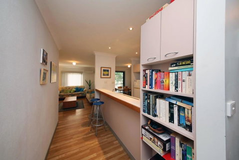 Carindale, Unit 24, 19 - 23 Dowling Street - Accommodation Burleigh 1